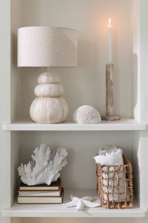 bougeoir en marbre L: 12.5cm x L: 12.5 cm x H: 40 cm