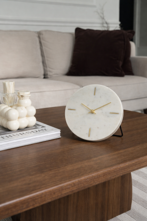 Horloge en marbre blanc