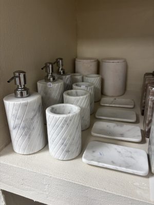 Alternative view of Porte savon en marbre