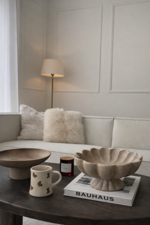 Coupelle sur pied en résine