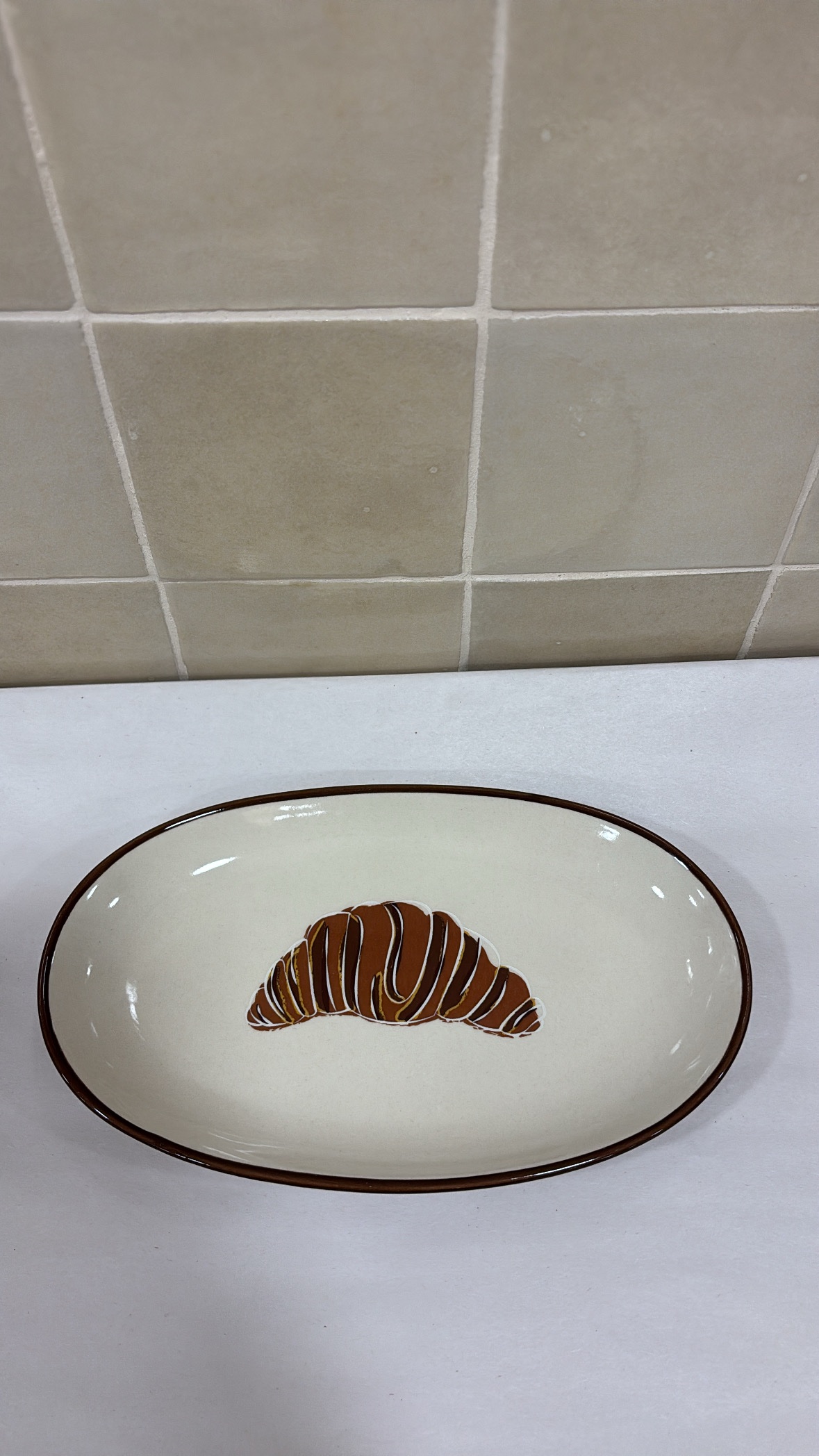 Assiette croissant ovale