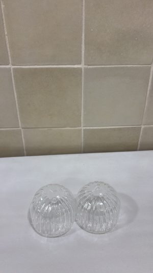 Sel et poivre en verre