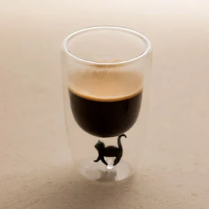 verre avec double paroi chat