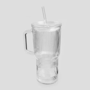 Verre avec paille