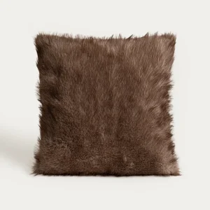 Coussin marron, fausse fourrure moelleuse | 45 × 45 cm